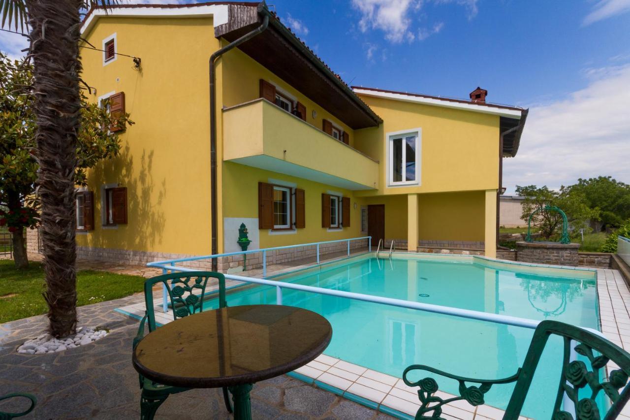 Apartma Jelka Secovlje Exterior photo